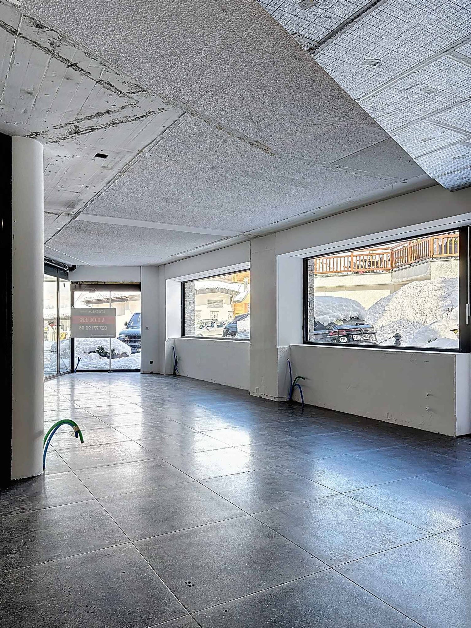 124m² shopping centre, photo 1 of 4