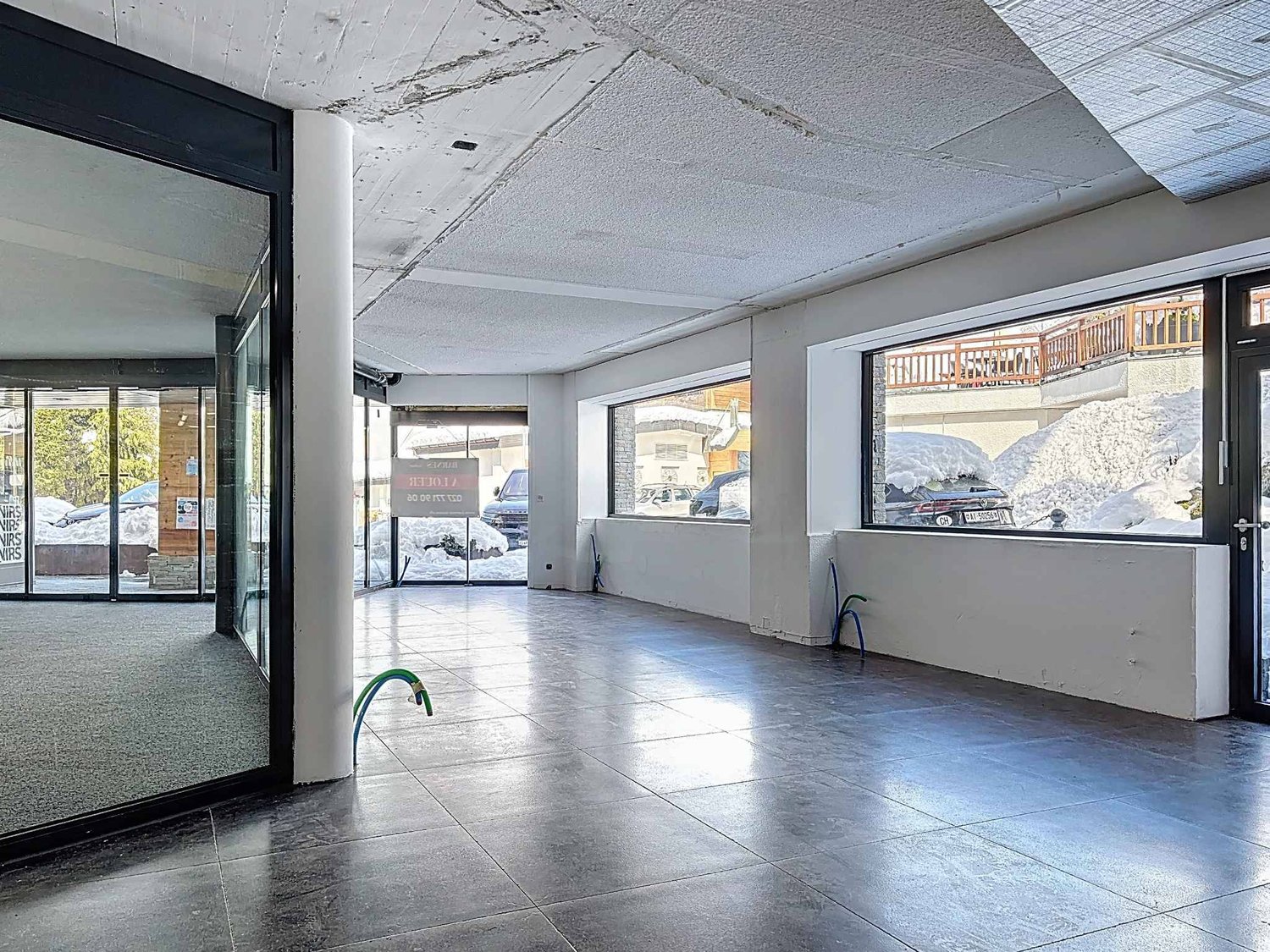 124m² shopping centre, photo 4 of 4