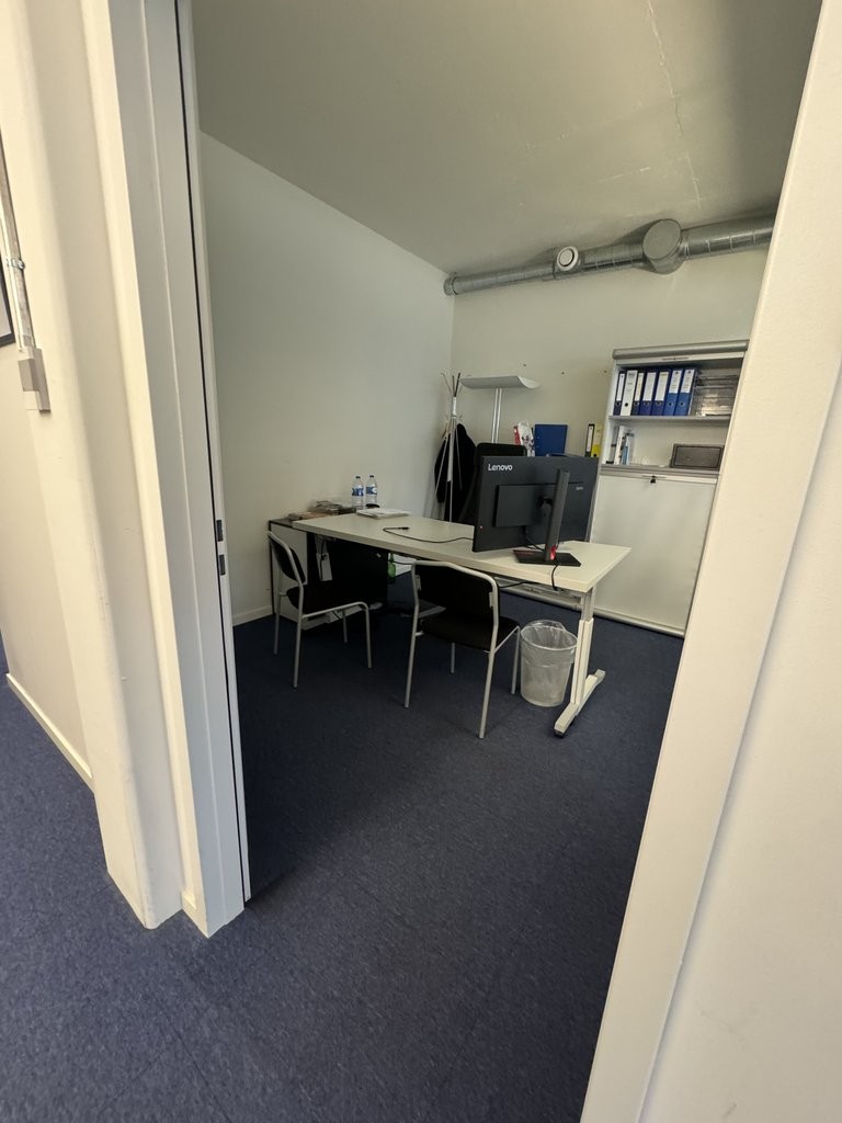 264m² office