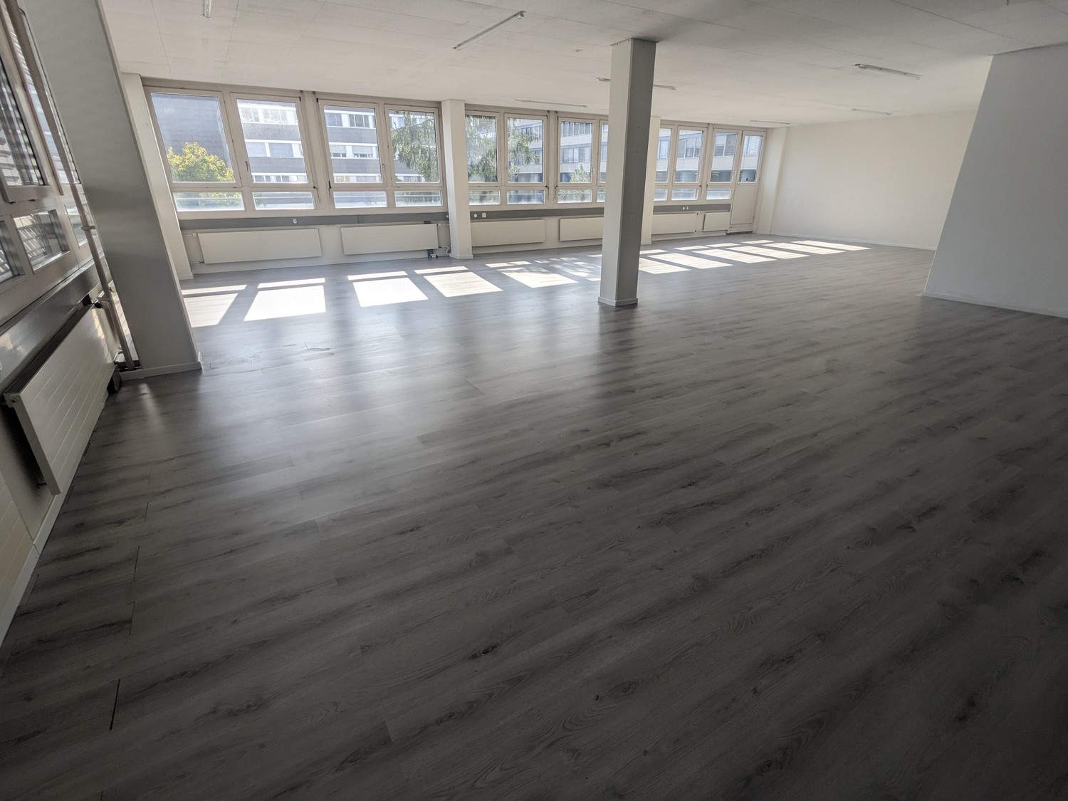 100m² office