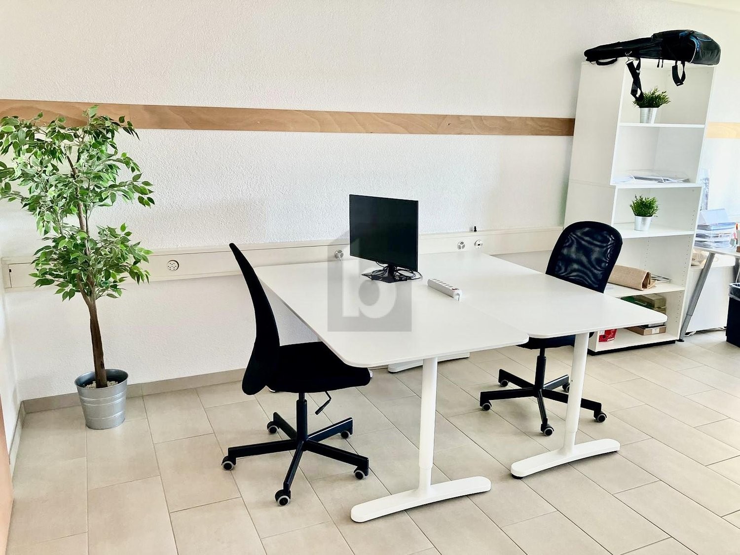 175m² office, photo 2 of 4