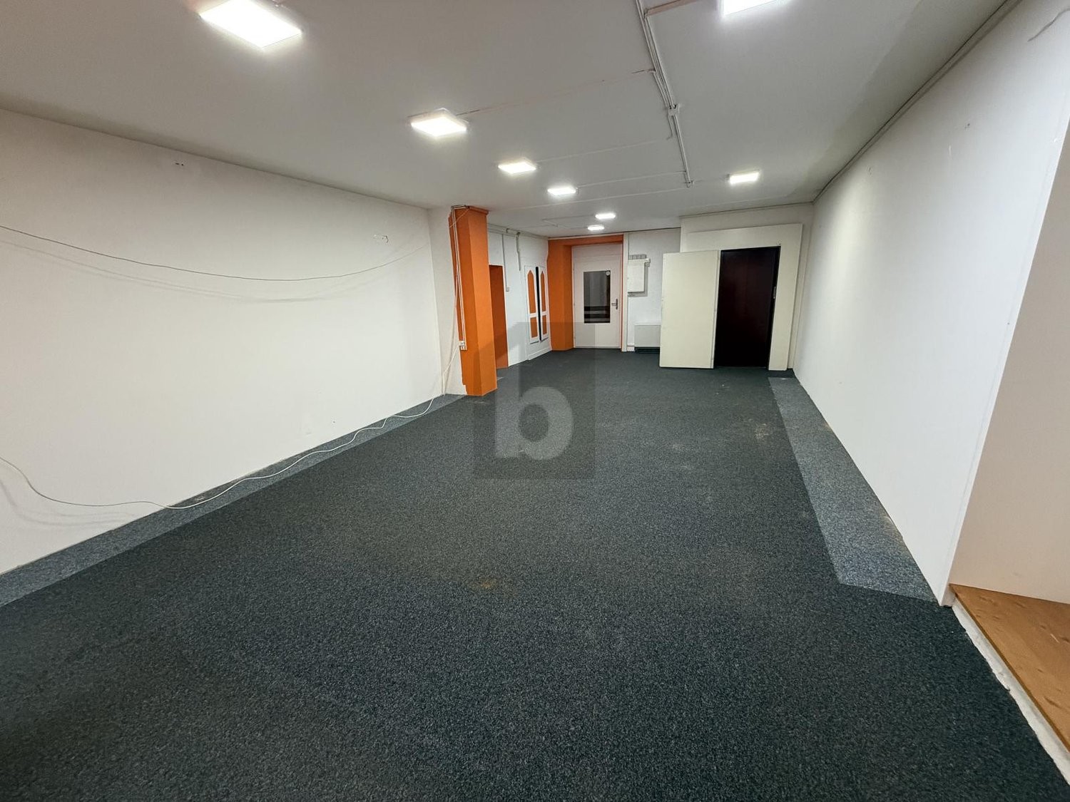 130m² office, photo 3 of 3