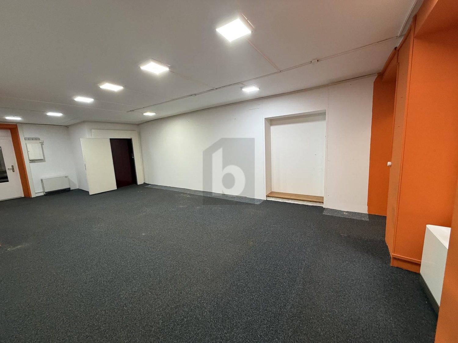 130m² office, photo 1 of 3