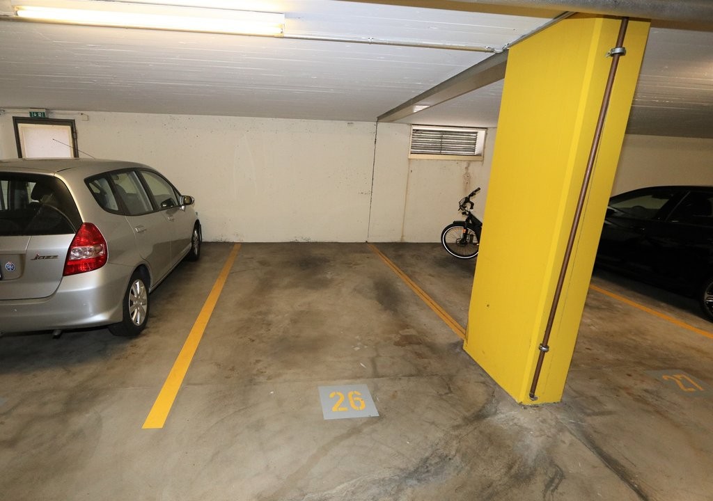 Posto auto interrato di 14m², foto 5 di 6