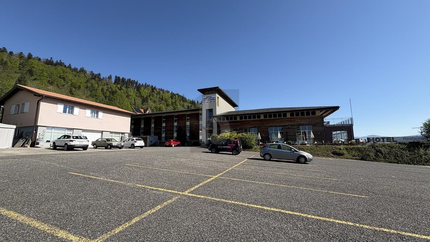 750m² hotel, photo 1 of 4