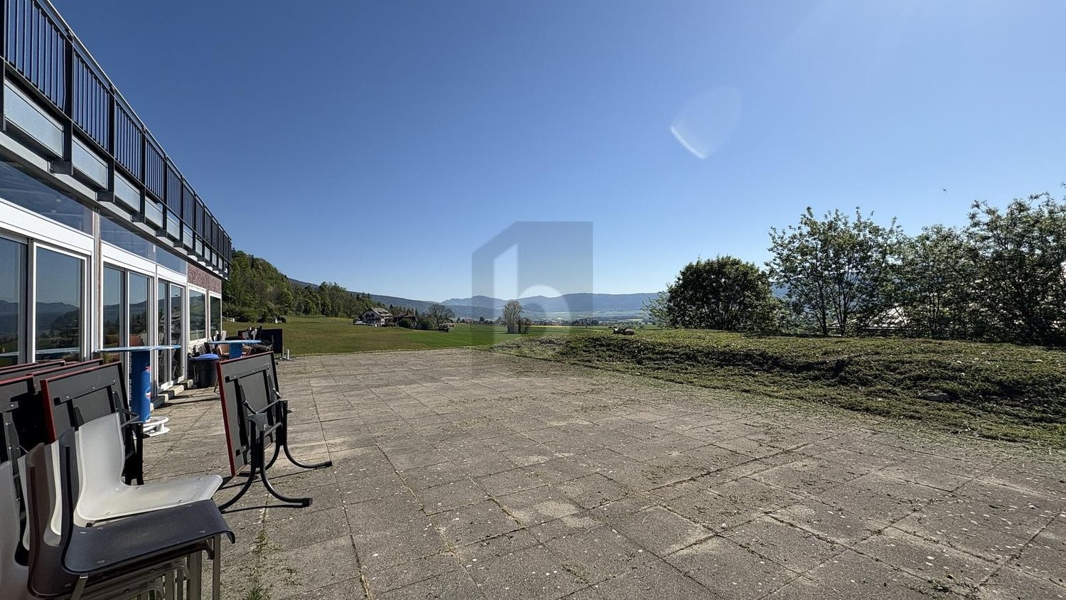 750m² hotel, photo 2 of 4
