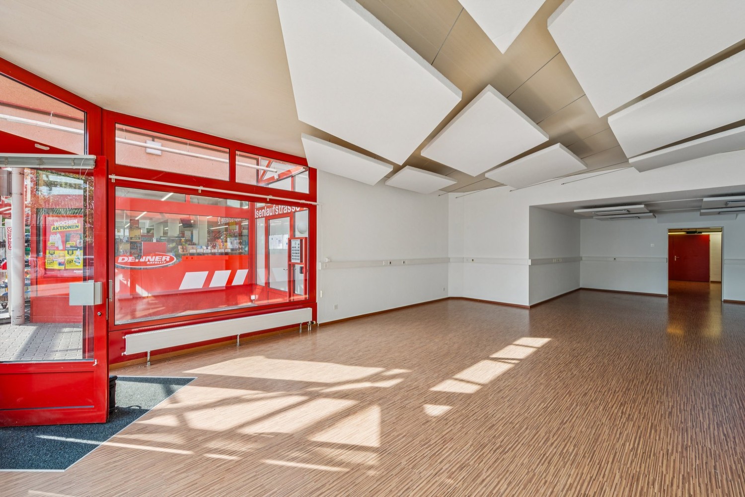 Commerce de 121m²