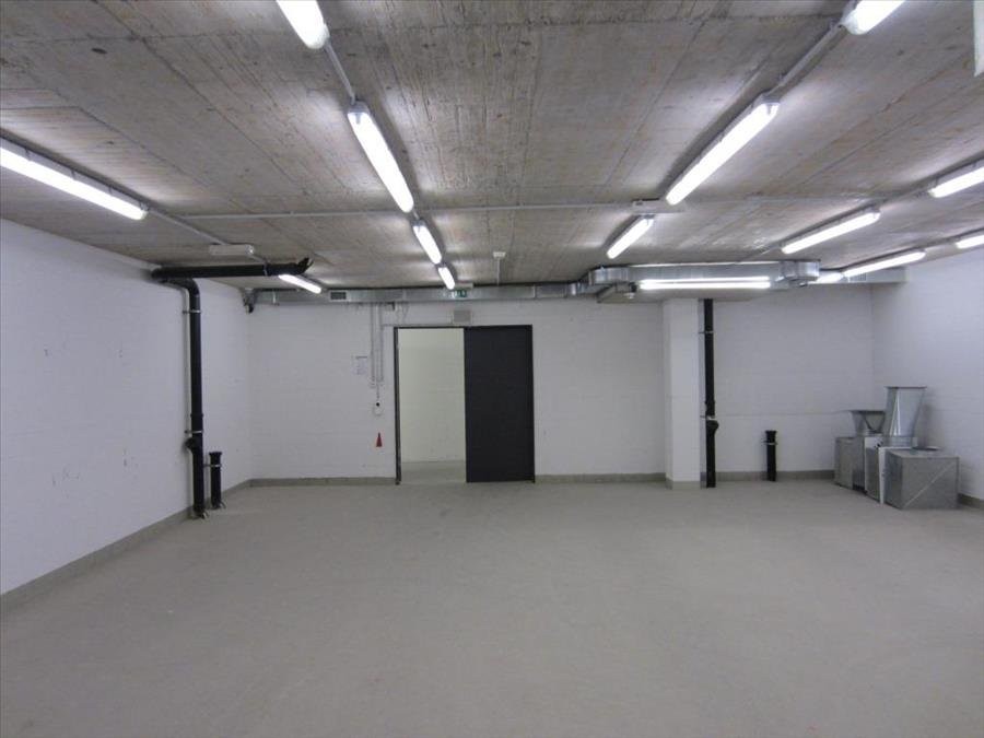 50m² storage room, photo 2 of 2