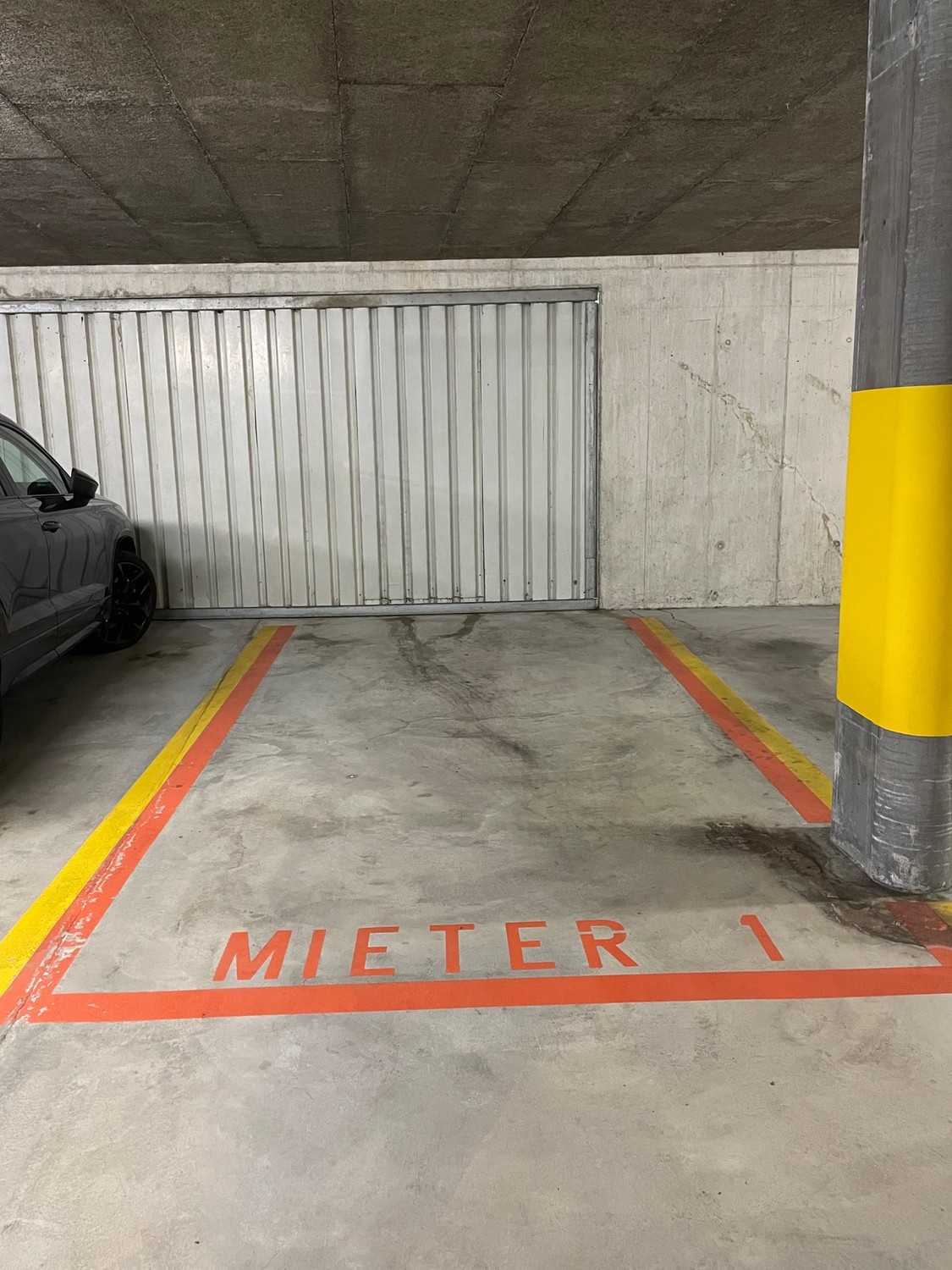 Underground slot, photo 1 of 3
