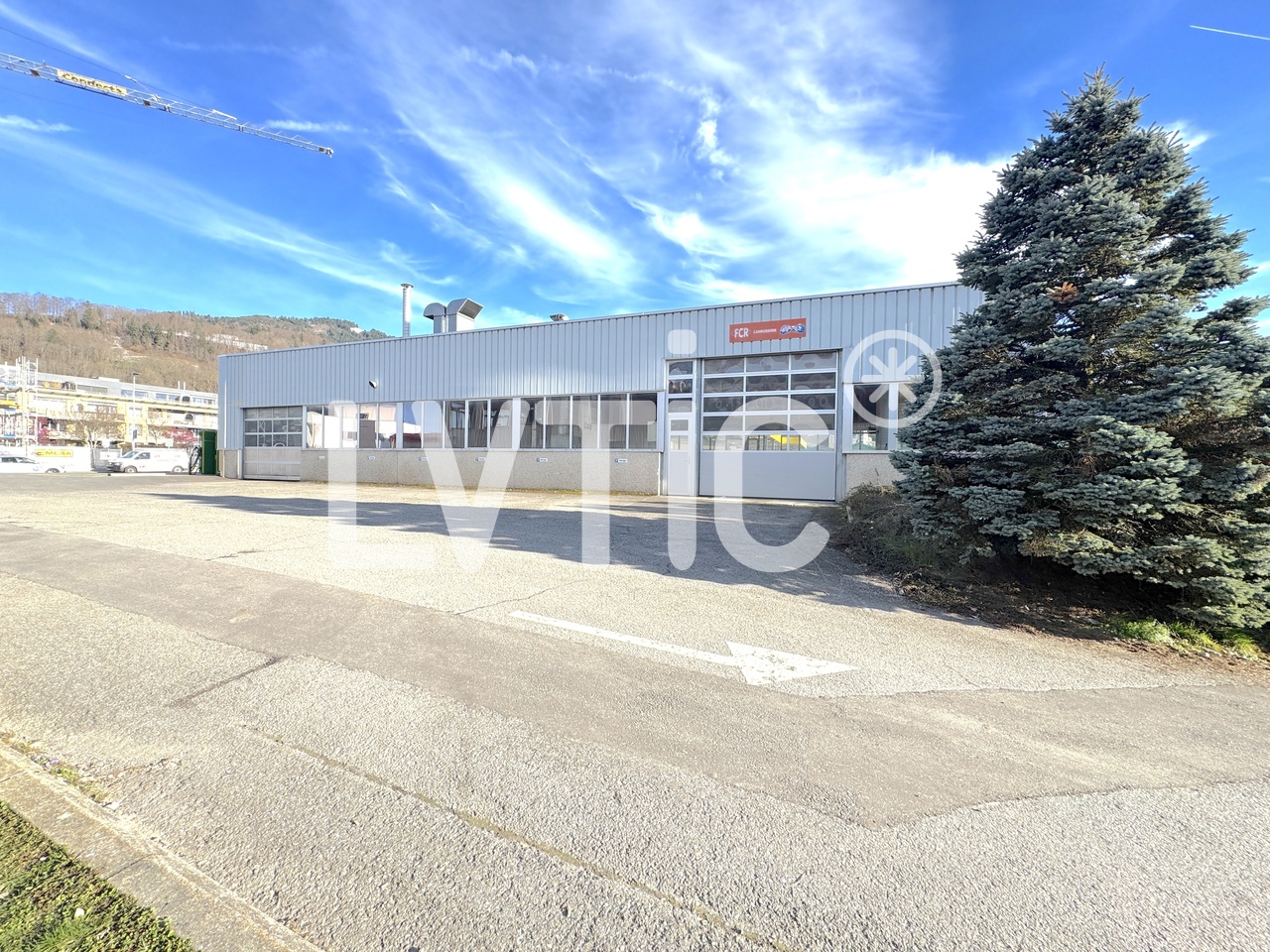 725m² oggetto industriale