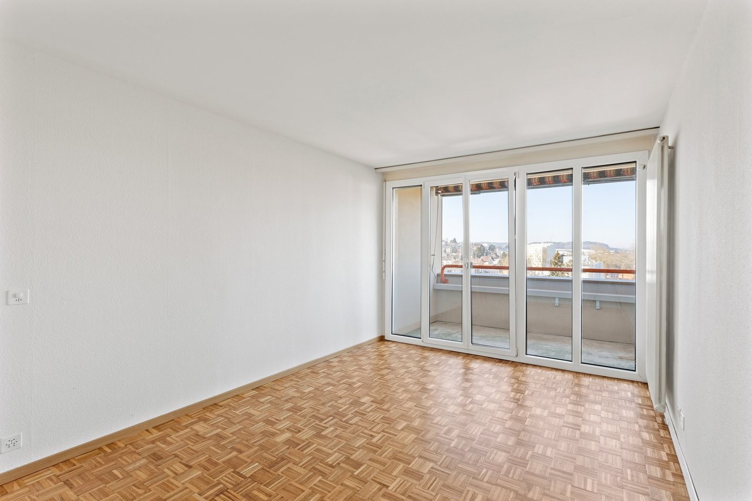 4 rooms apartment, photo 2 of 6