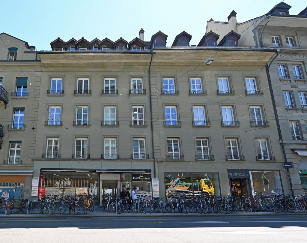 120m² office