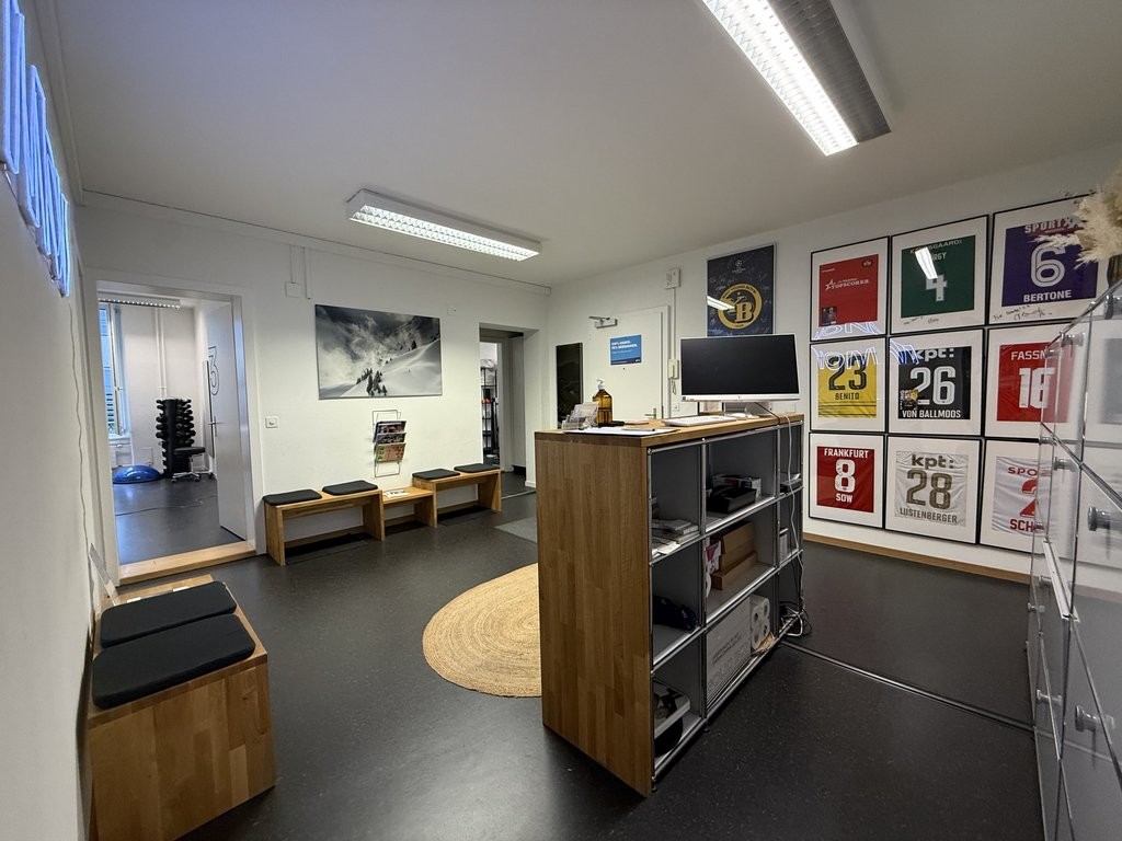 120m² office