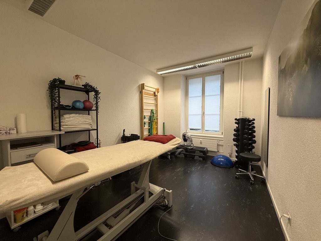 120m² office