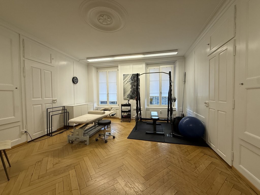 120m² office
