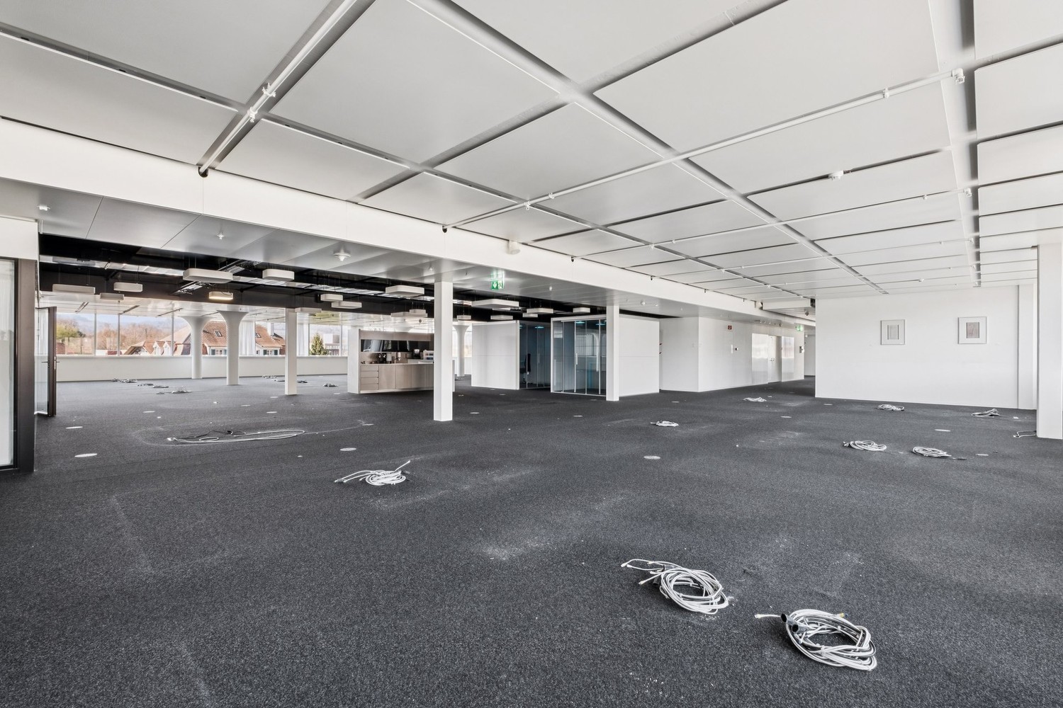 5470m² office, photo 3 of 10