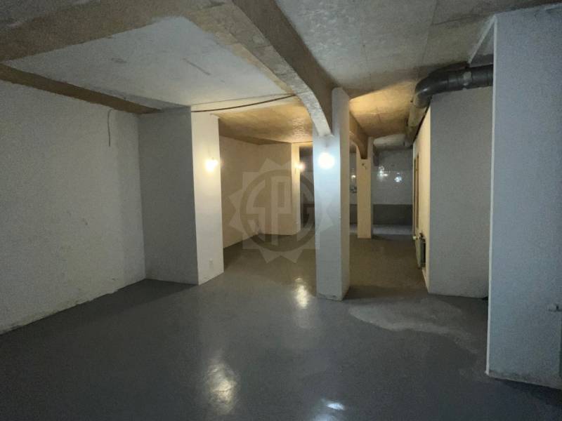 Storage room, photo 1 of 2