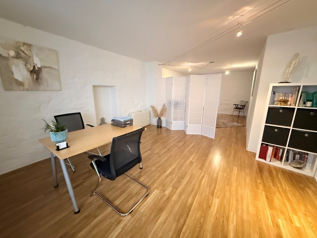 28m² office