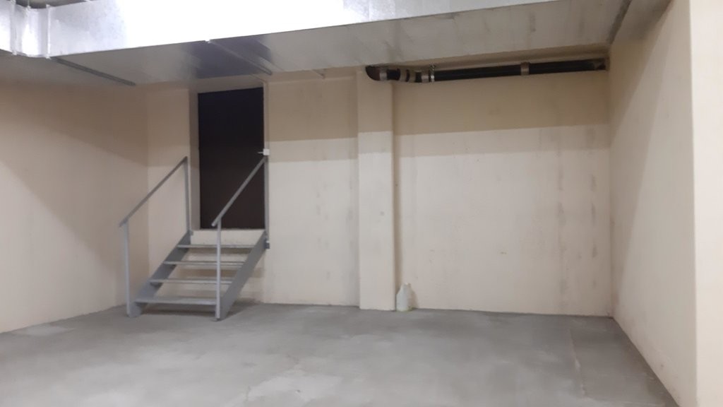47m² storage room