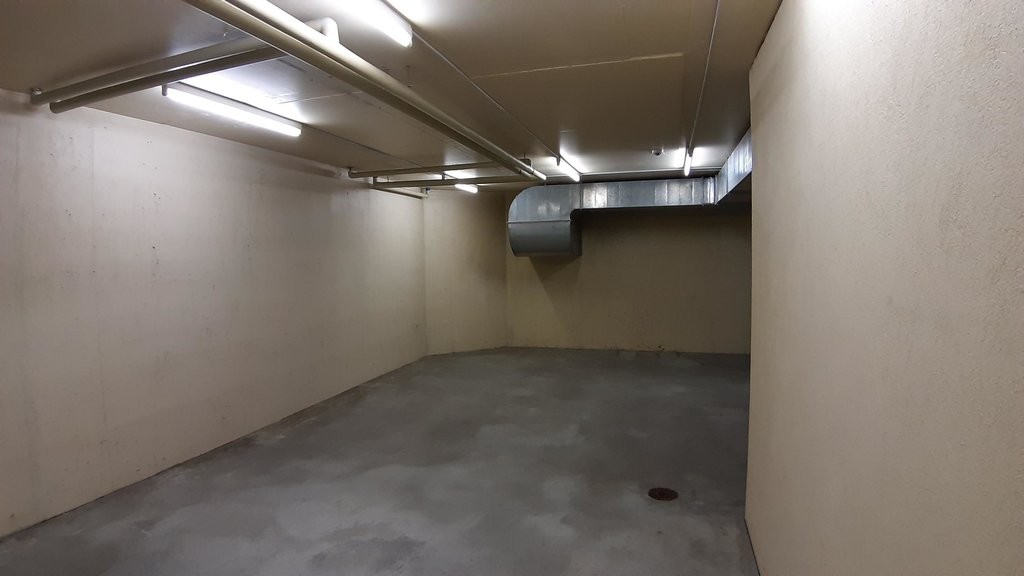 47m² storage room