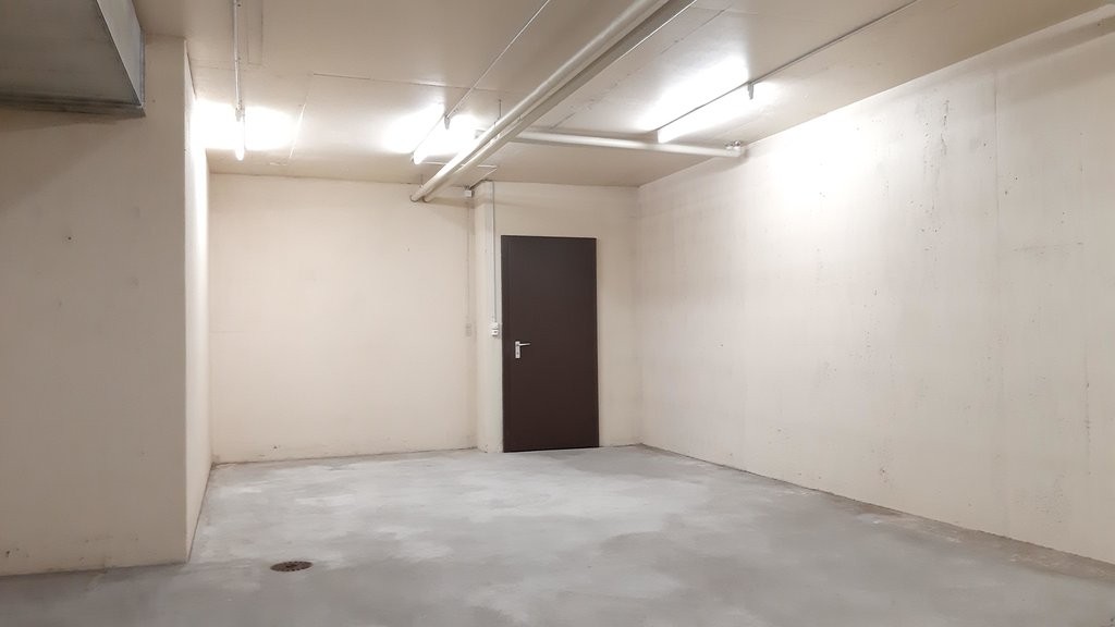 47m² storage room