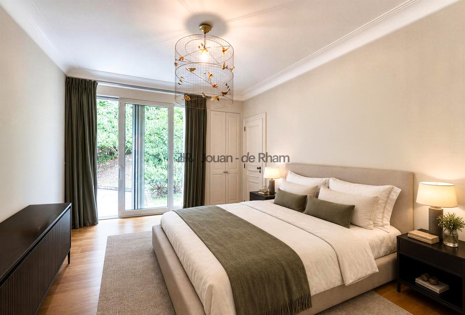 8 rooms apartment