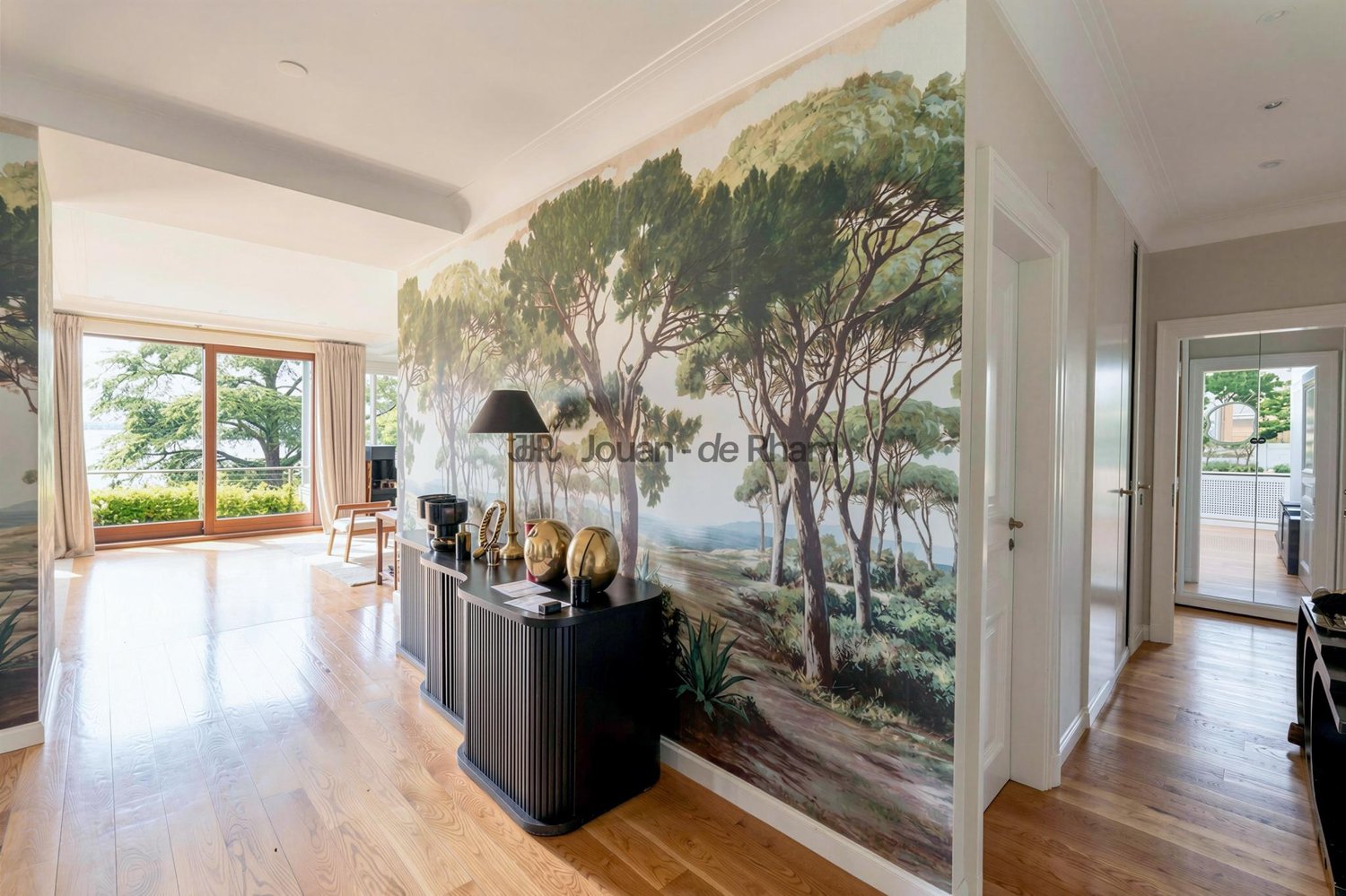 8 rooms apartment