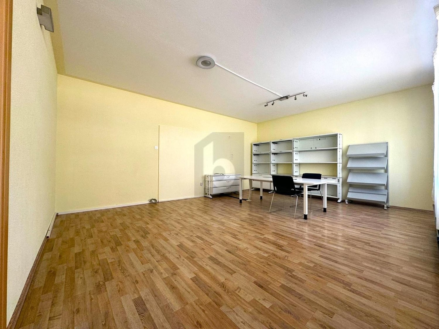 56m² office, photo 3 of 4