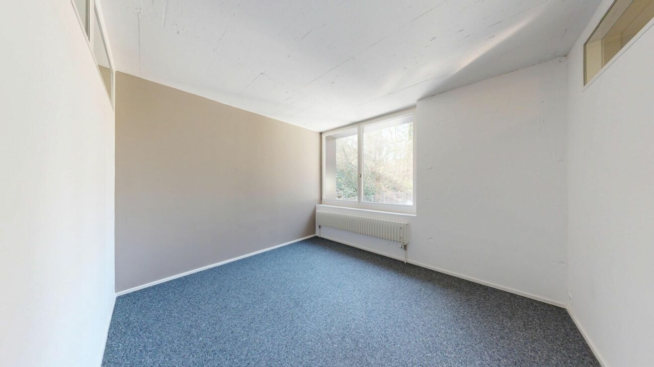 99m² commercial