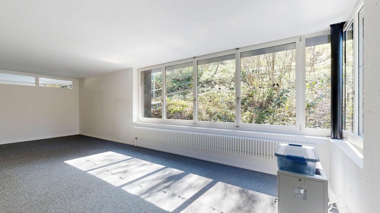 99m² commercial