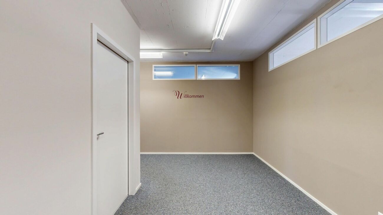 99m² commercial