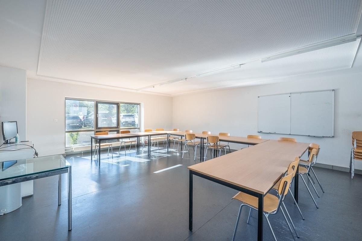 340m² commercial