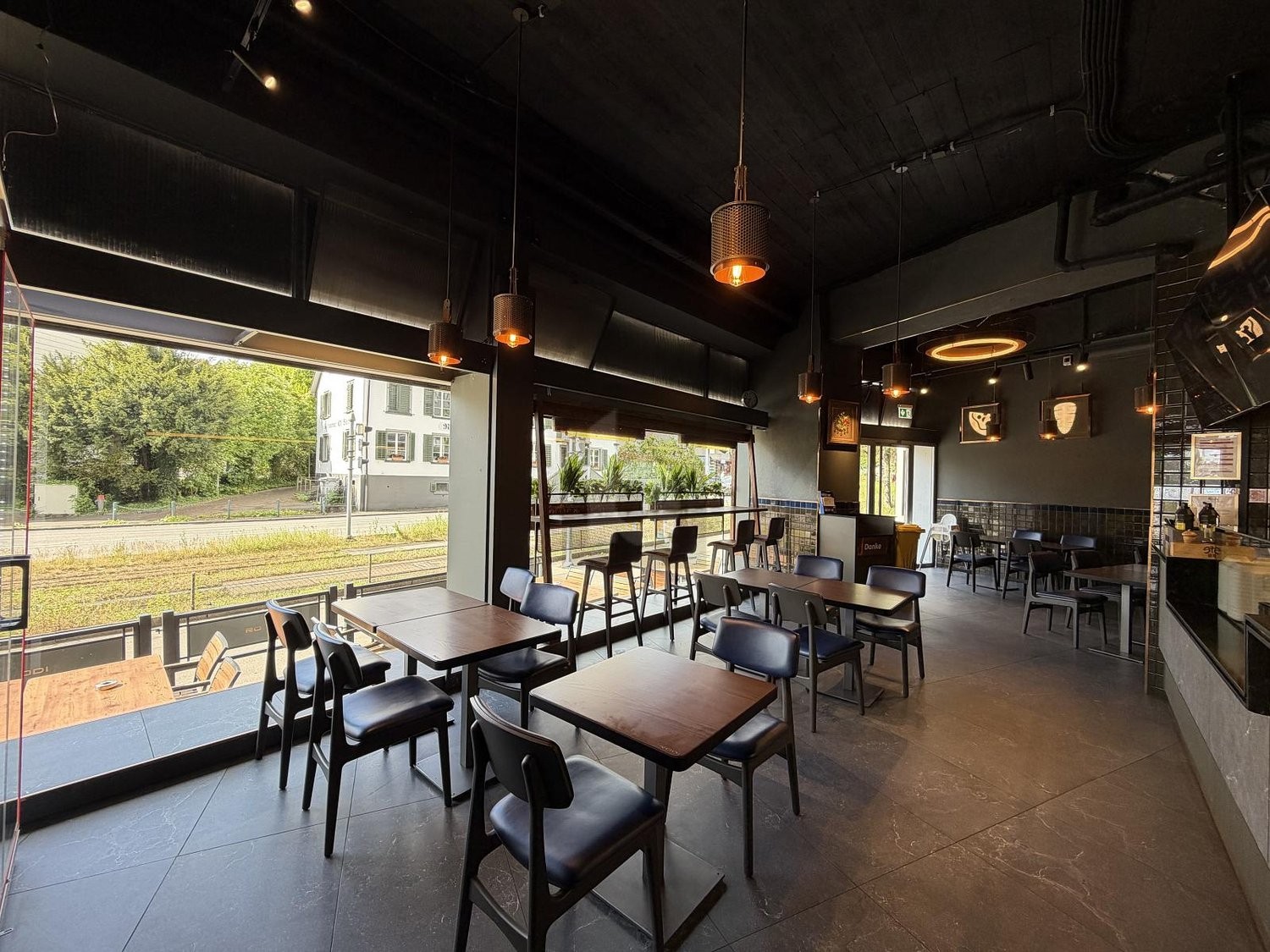 180m² restaurant, photo 2 of 2