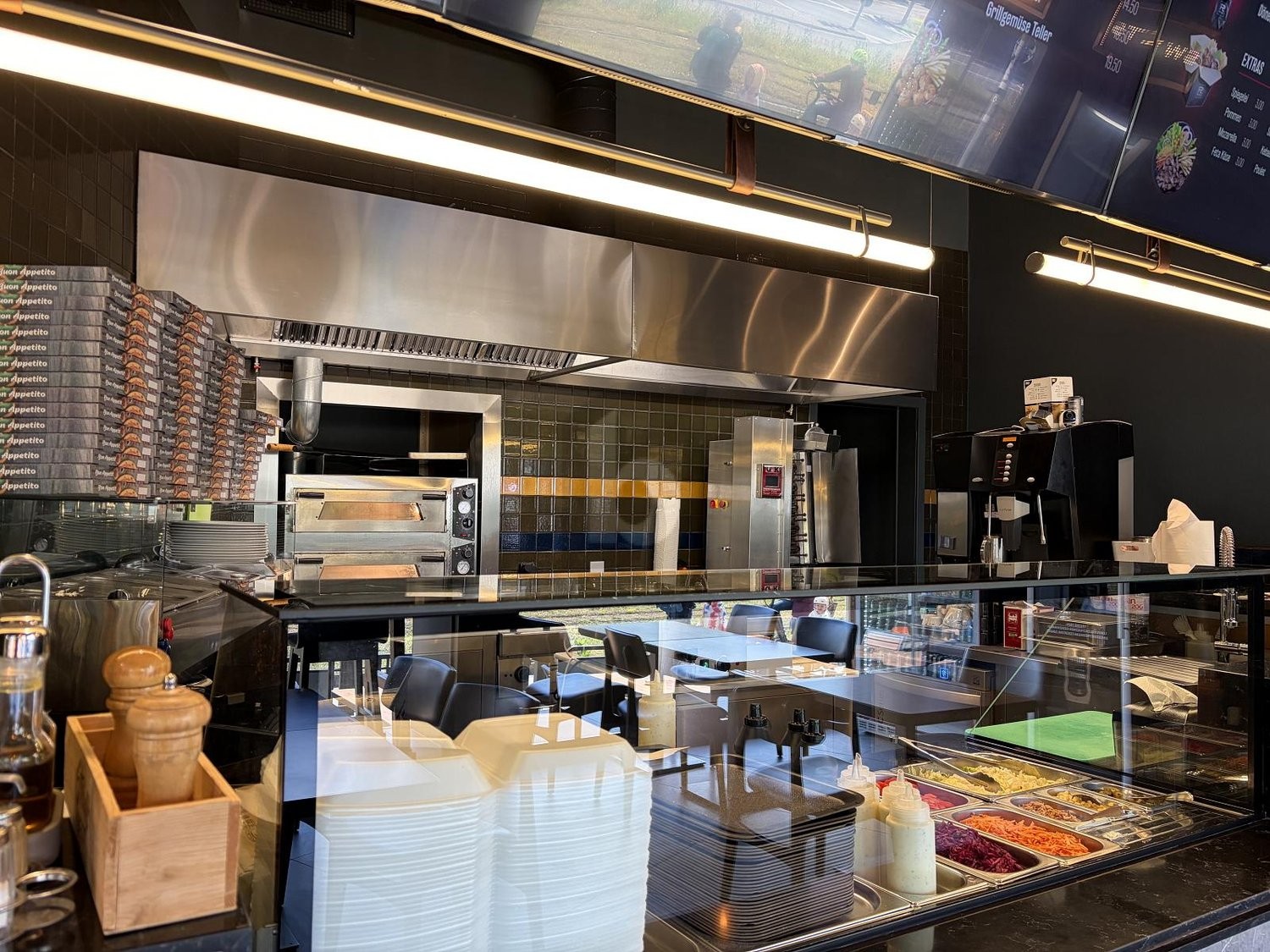 180m² restaurant, photo 1 of 2