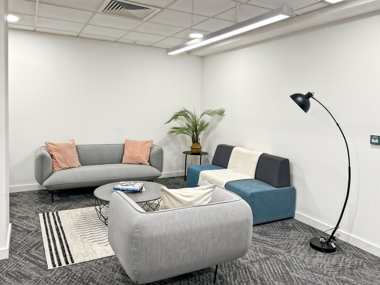 150m² office