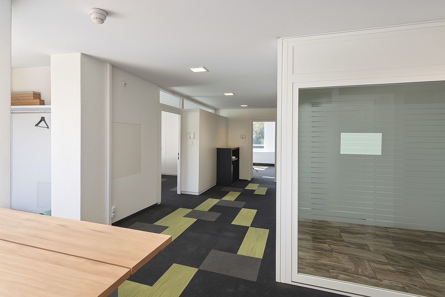 1807m² office, photo 6 of 7