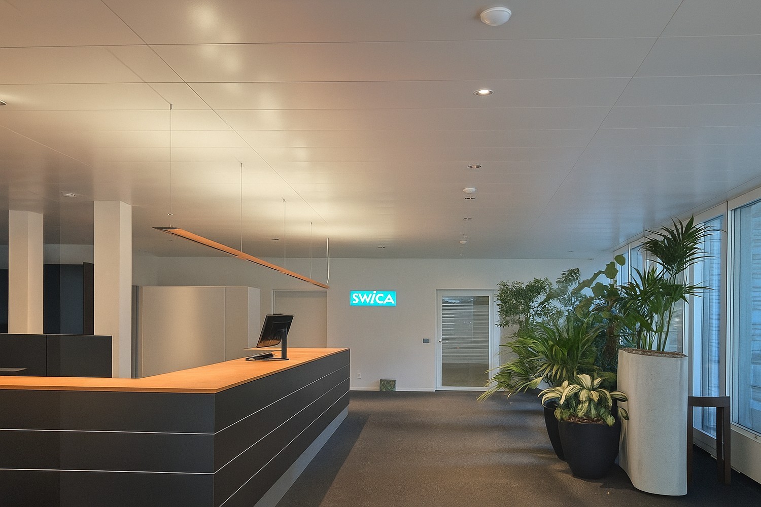1807m² office, photo 1 of 7