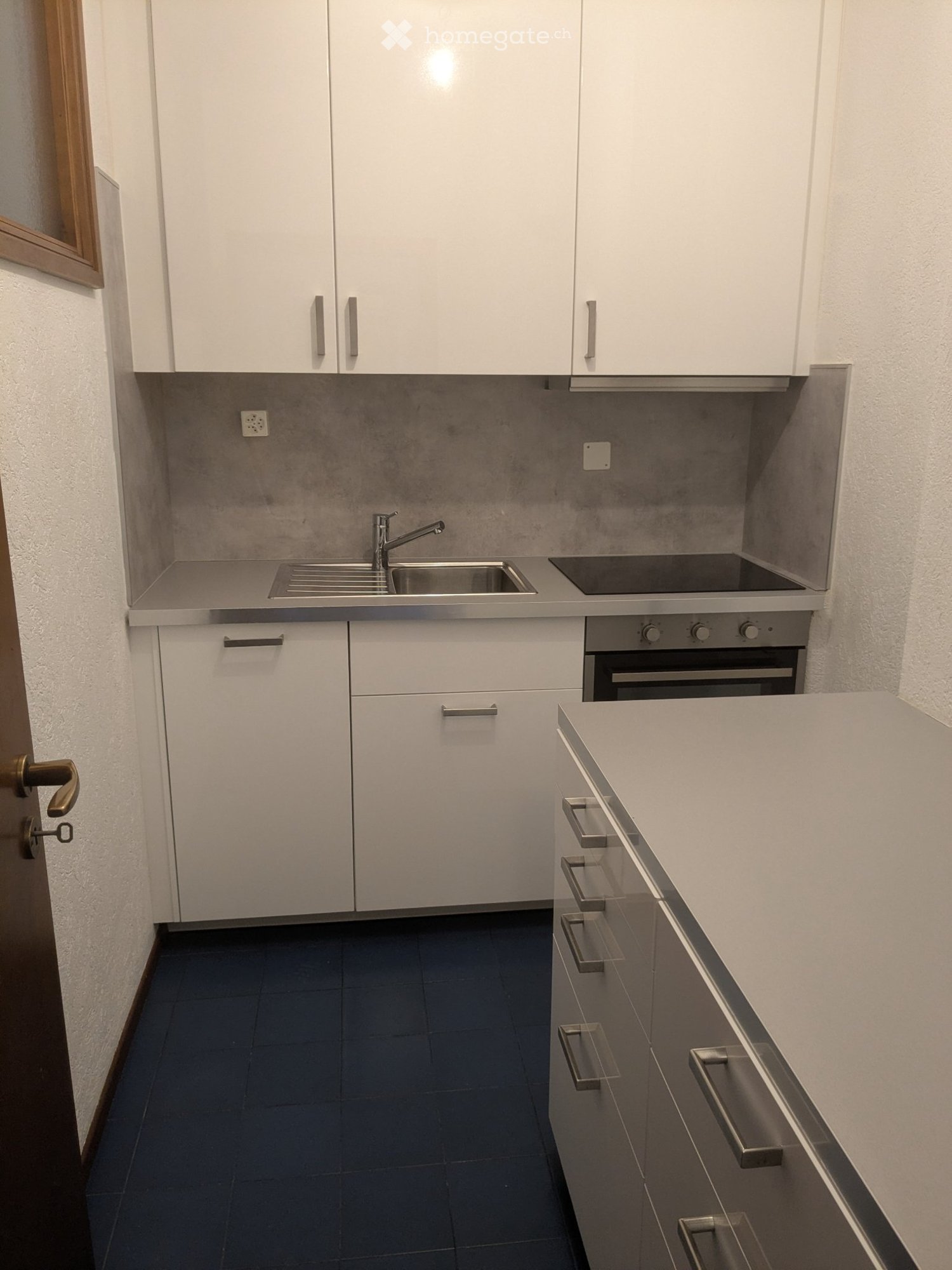 2 ½ rooms apartment
Apartment for rent in Davesco with 2.5 rooms - one room, living room, separate kitchen and bathroom.
Net monthly rent CHF 1'100.--
Acc. ancillary expenses CHF 150.--
Garage box CHF 150.--
For information call 091 923 11 56 from Monday to Friday during office hours., photo 5 of 5