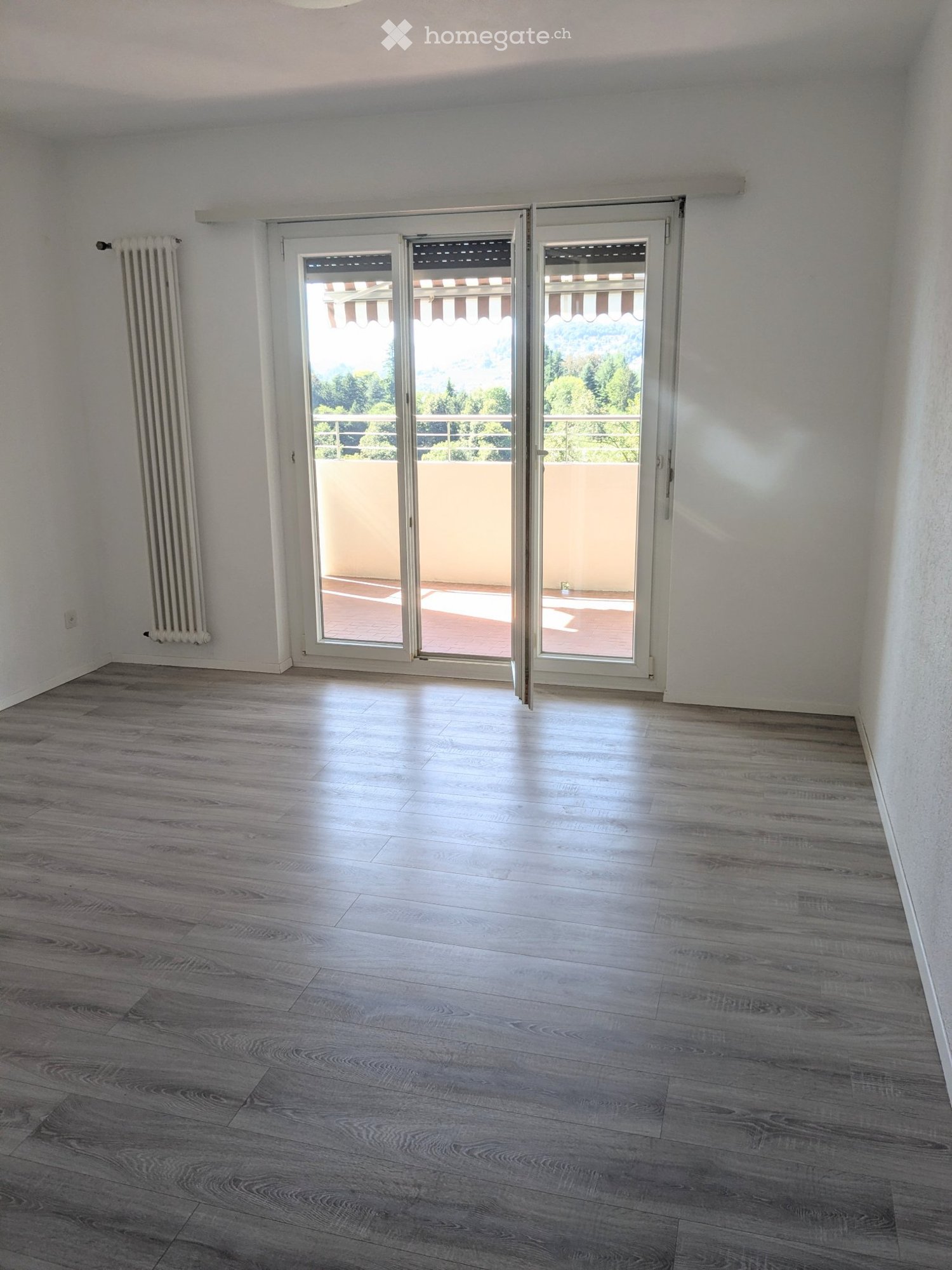 2 ½ rooms apartment
Apartment for rent in Davesco with 2.5 rooms - one room, living room, separate kitchen and bathroom.
Net monthly rent CHF 1'100.--
Acc. ancillary expenses CHF 150.--
Garage box CHF 150.--
For information call 091 923 11 56 from Monday to Friday during office hours., photo 2 of 5