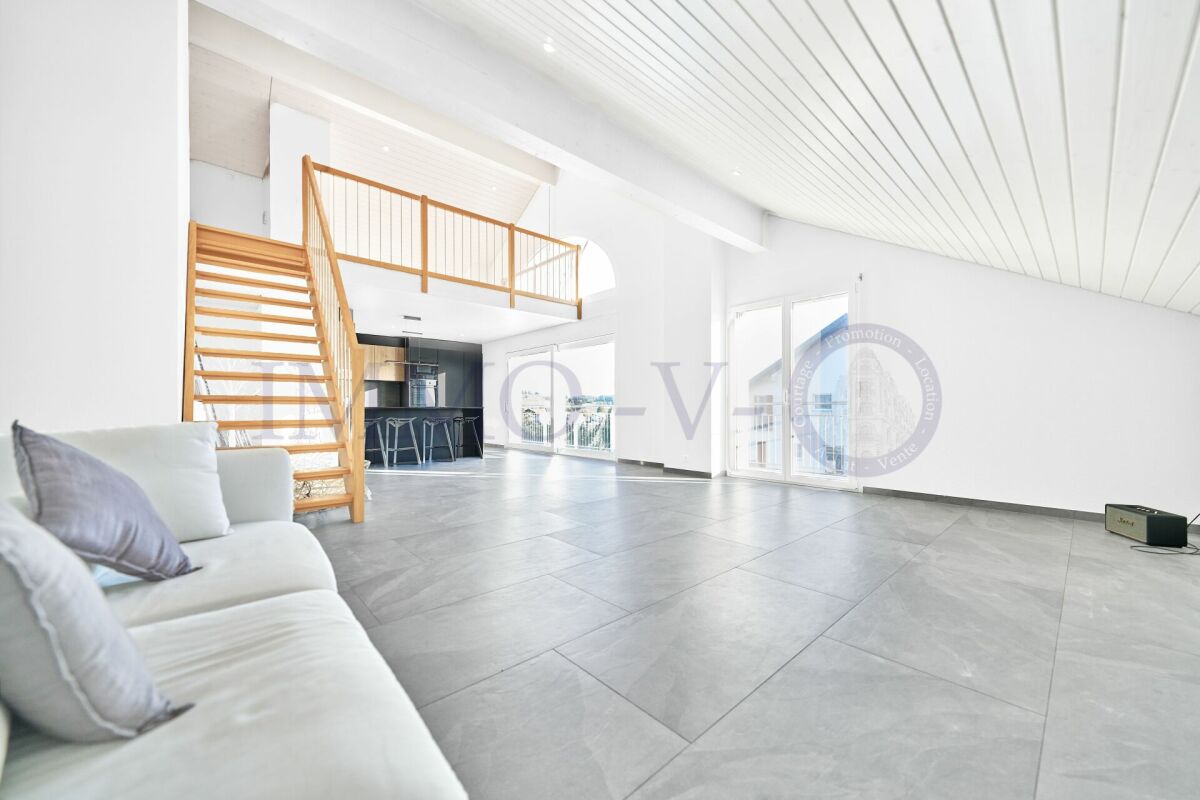 3 rooms attic flat, photo 1 of 6