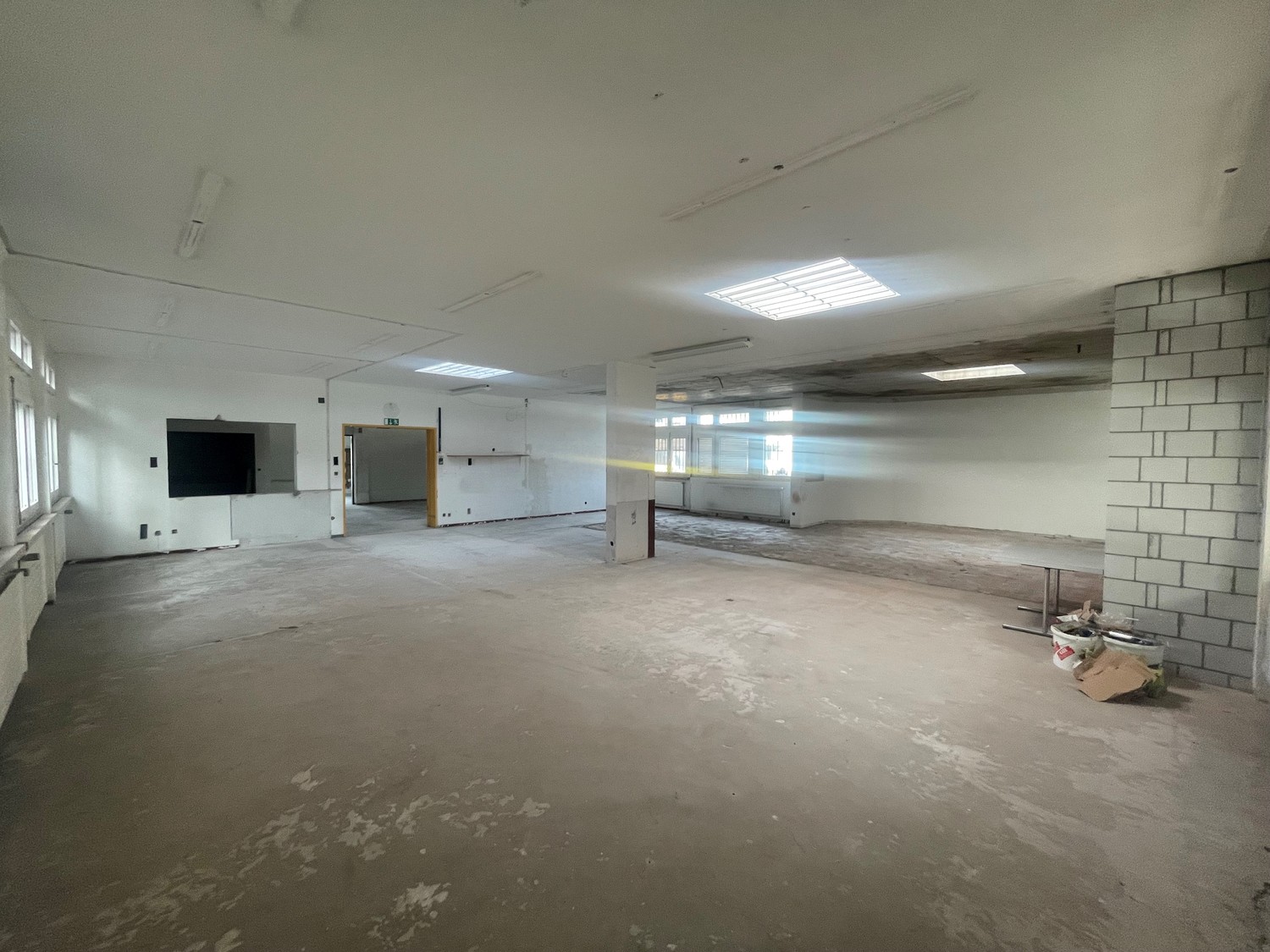 354m² department store, photo 8 of 10
