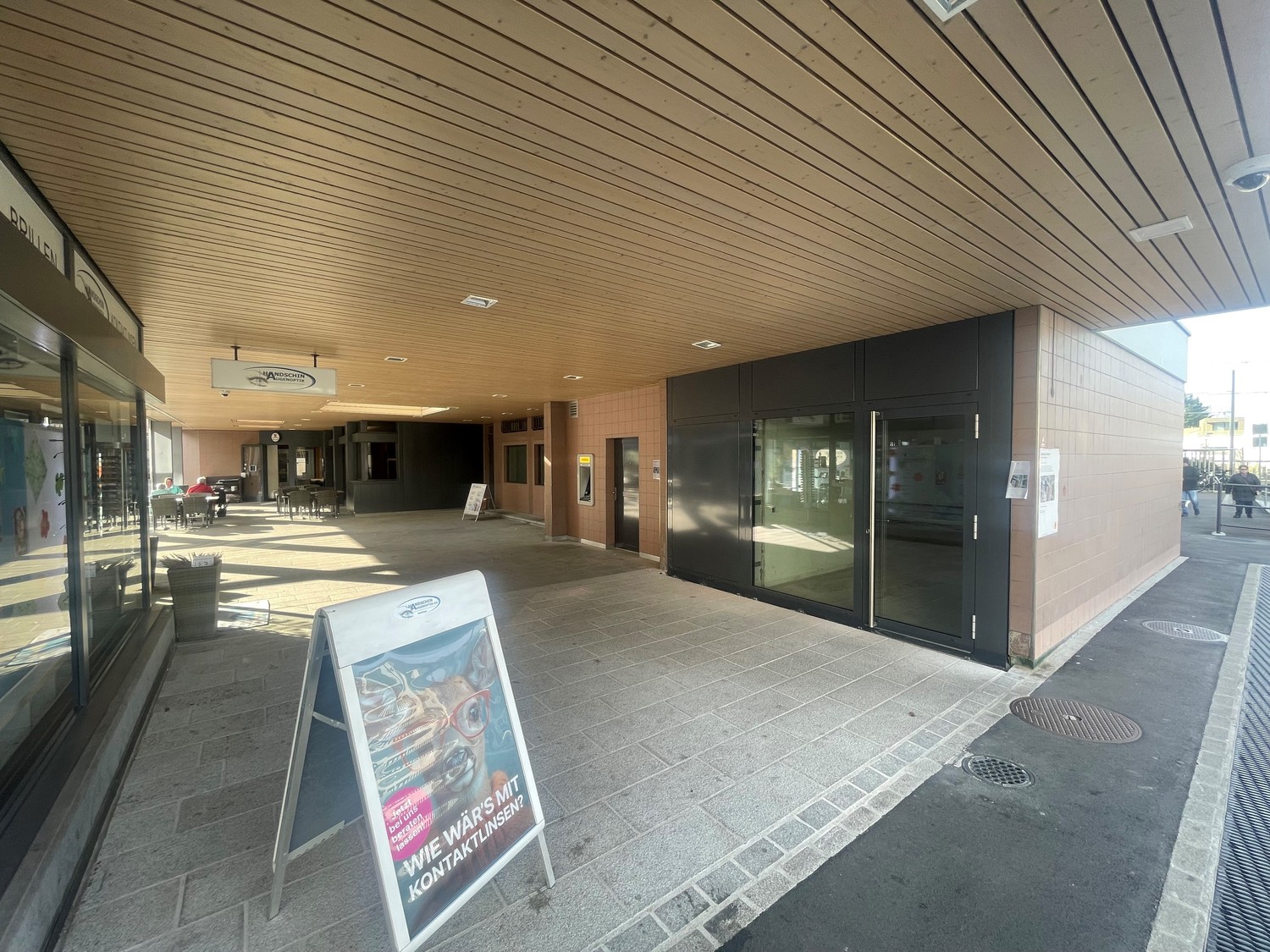 354m² department store, photo 2 of 10