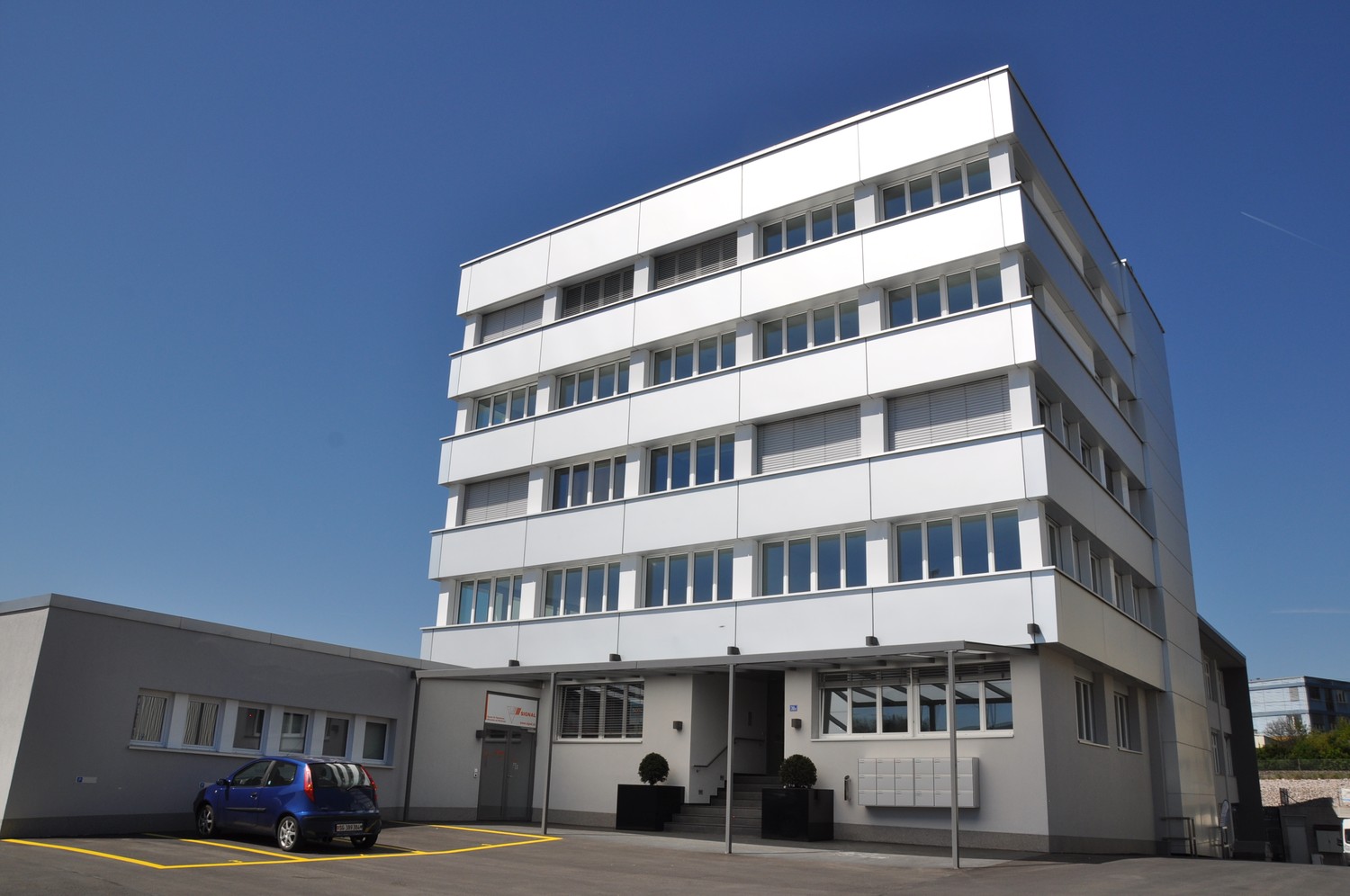 350m² commercial