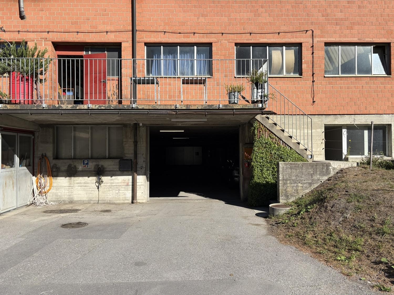 520m² storage room