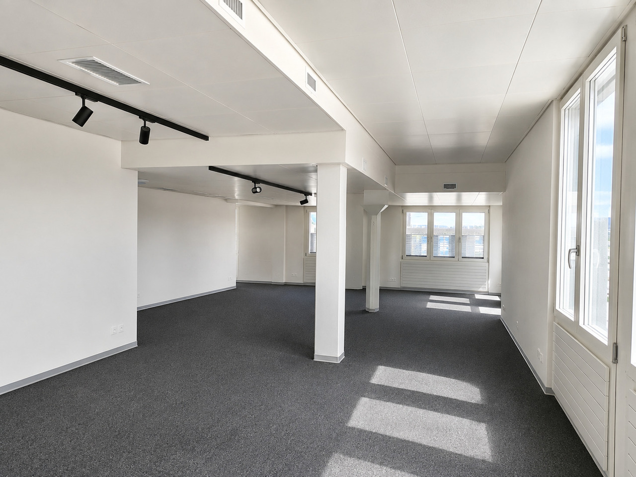 97m² office, photo 2 of 5