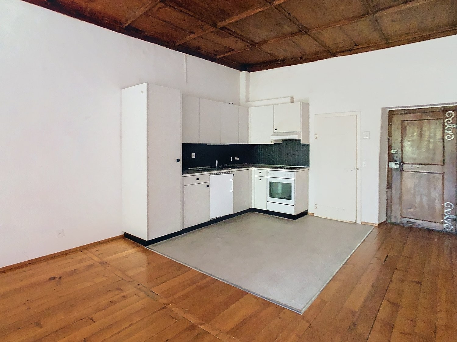 1 room studio, photo 8 of 10