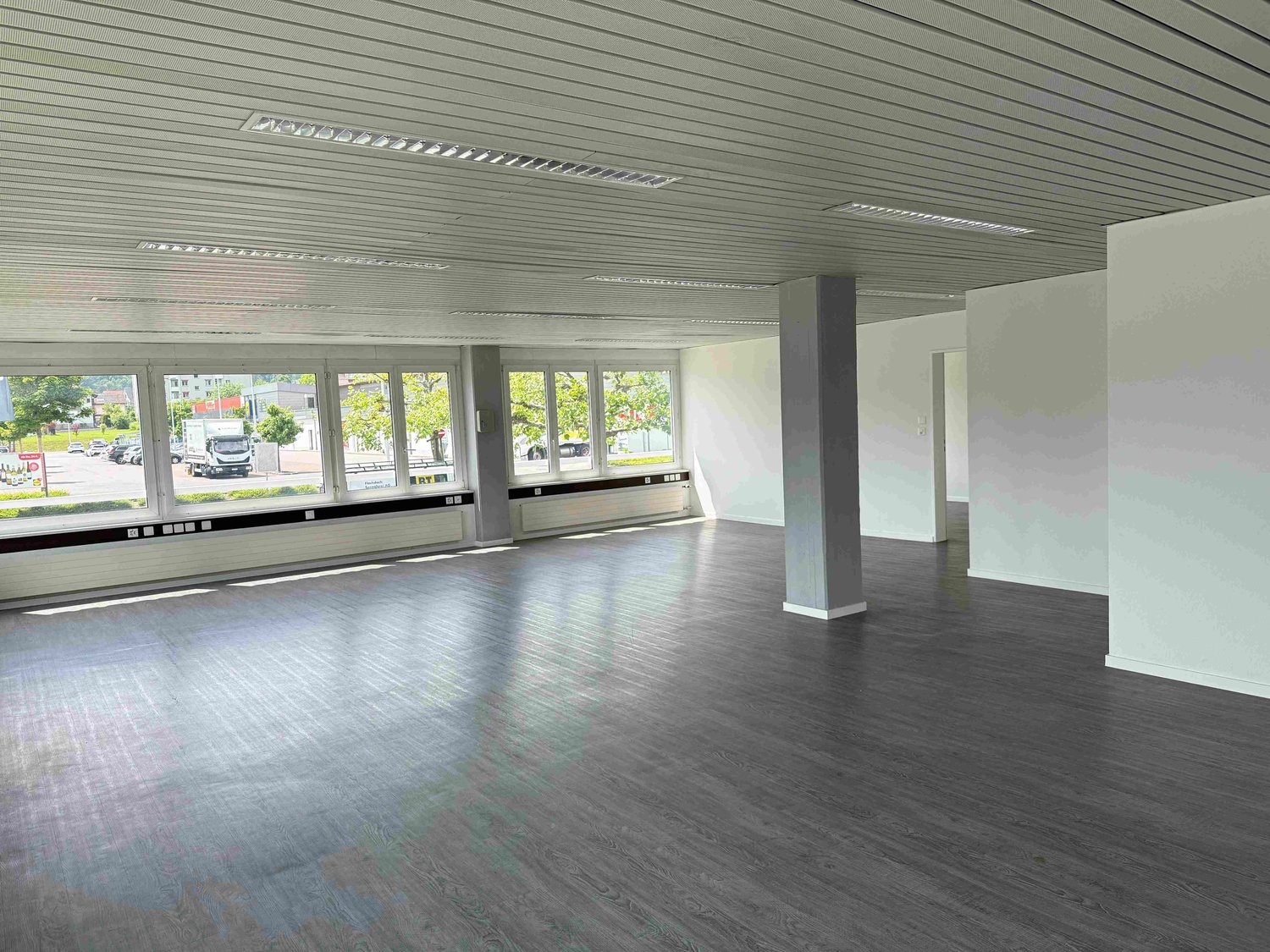 125m² bureau