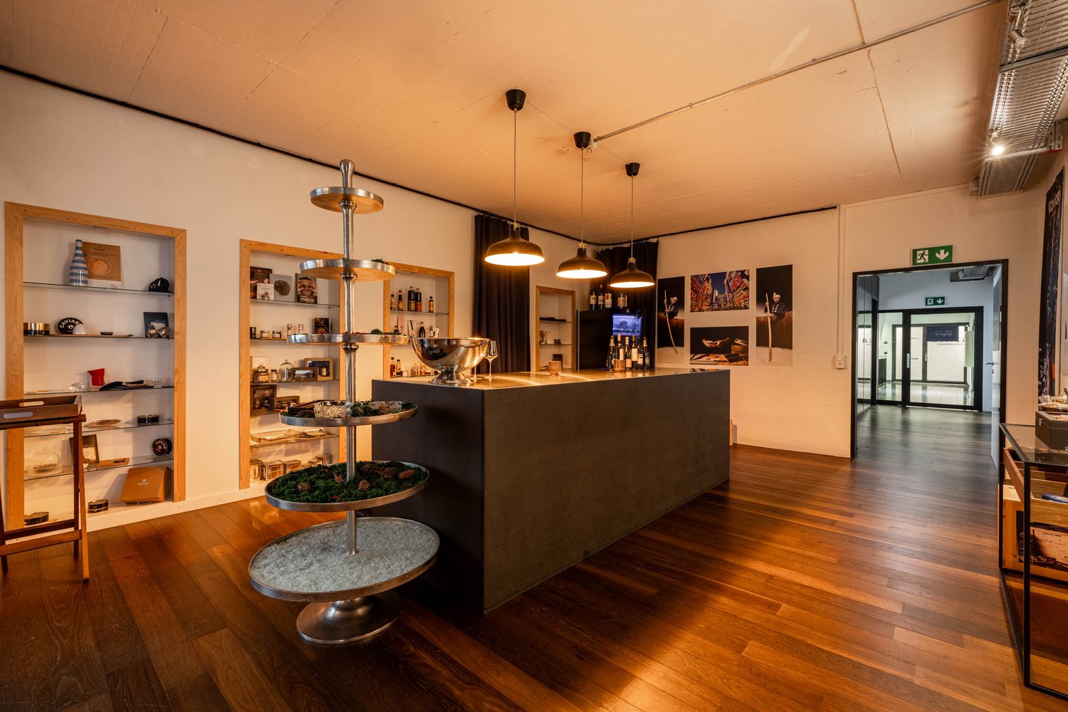 300m² commercial