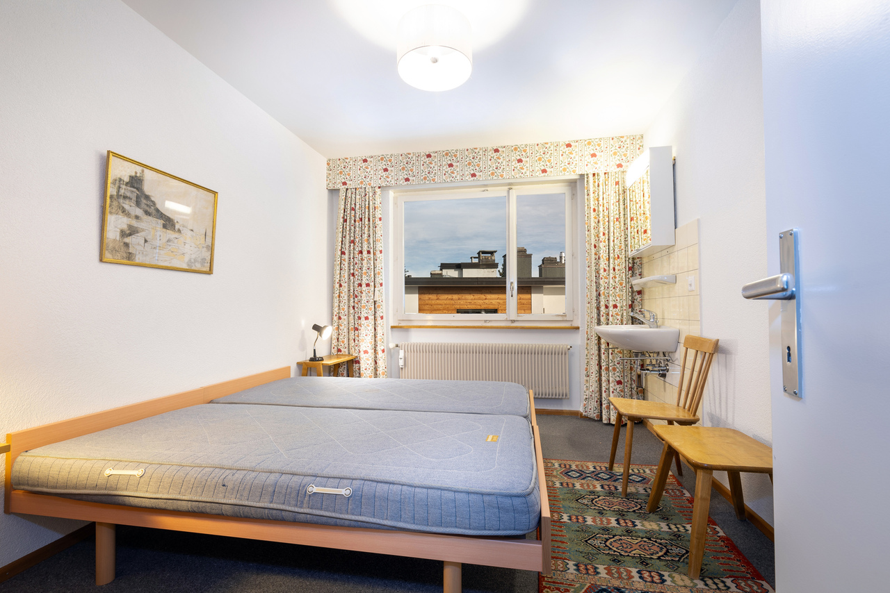 5 rooms apartment