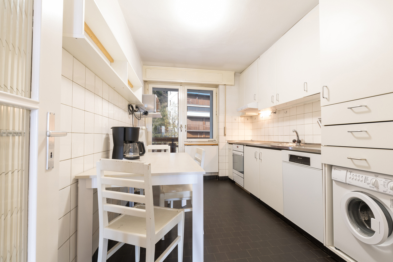 5 rooms apartment